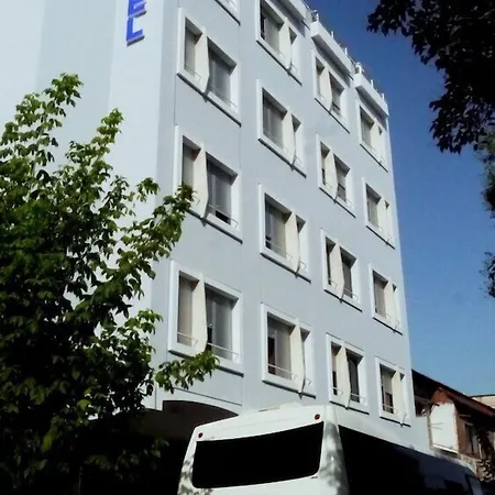Kruja מלון